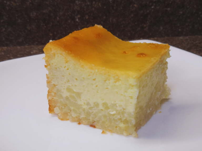 Torta di riso alla carrarina, dolce di Pasqua tradizionale con scorza di limone